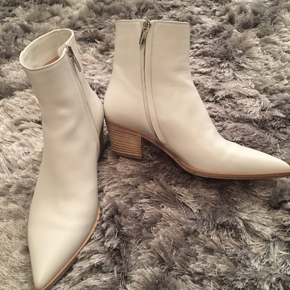 Gianvito Rossi ankle boots white